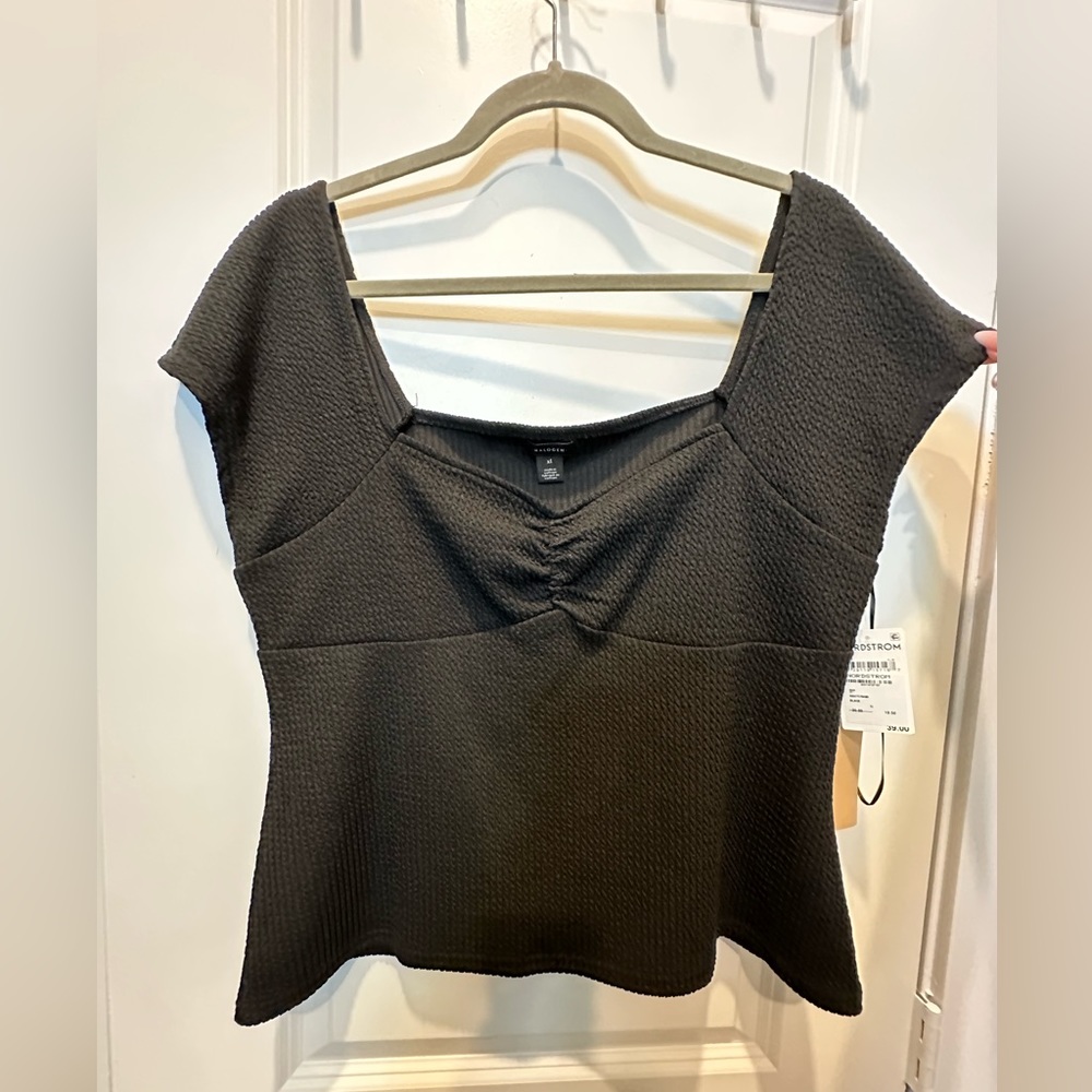 Halogen black cropped sleeve shirt size XL. Brand new with tags.